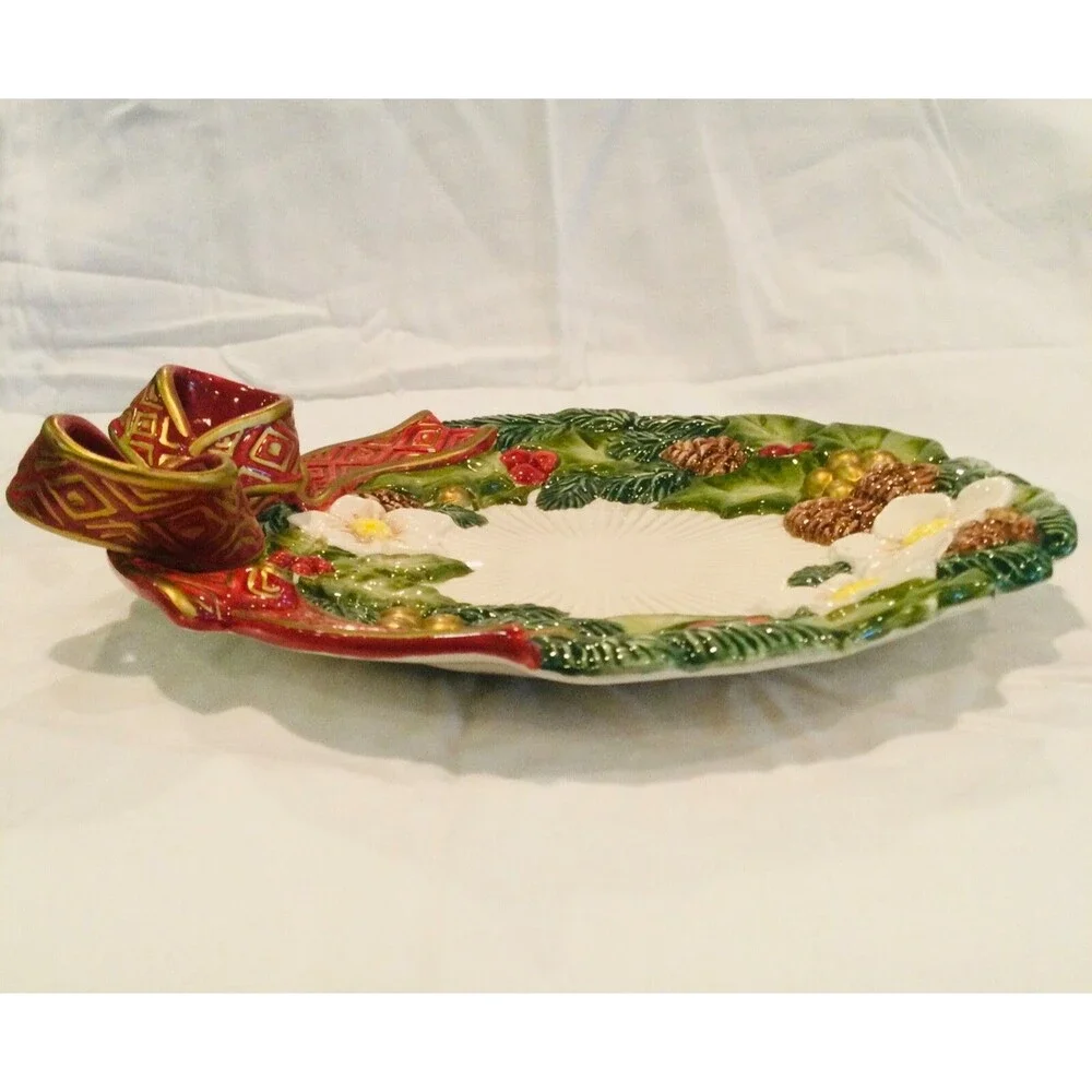1995 Fitz & Floyd Christmas Wreath Holiday Plate with Pine Cones Flower 9”